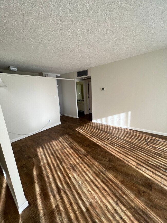 Building Photo - 100 N Arlington Ave