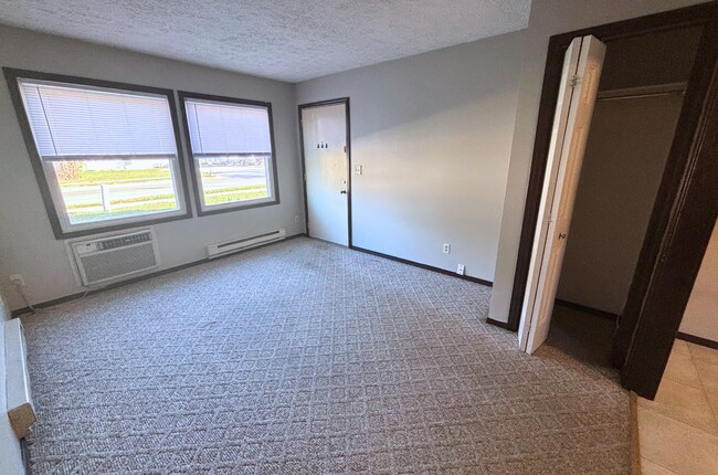 Building Photo - 407 Parker St