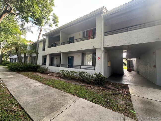 Building Photo - 921 Lyons Rd