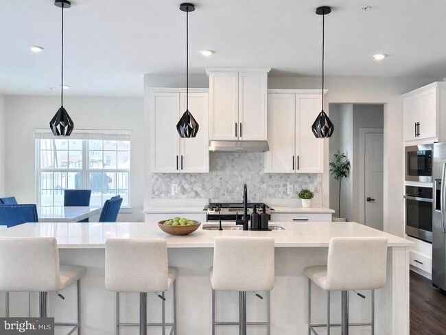 Building Photo - 11360 Wheeler Ridge Dr