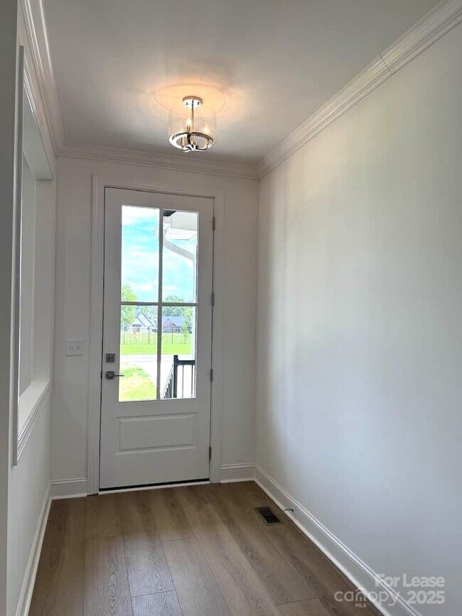 Building Photo - 8070 Blackwood Rd