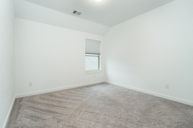 Building Photo - 27006 Hidden Rock Ct