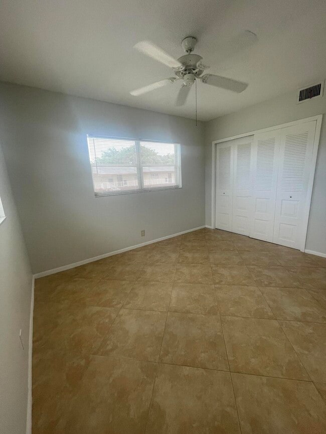 Building Photo - 7600 NW 5th Ct