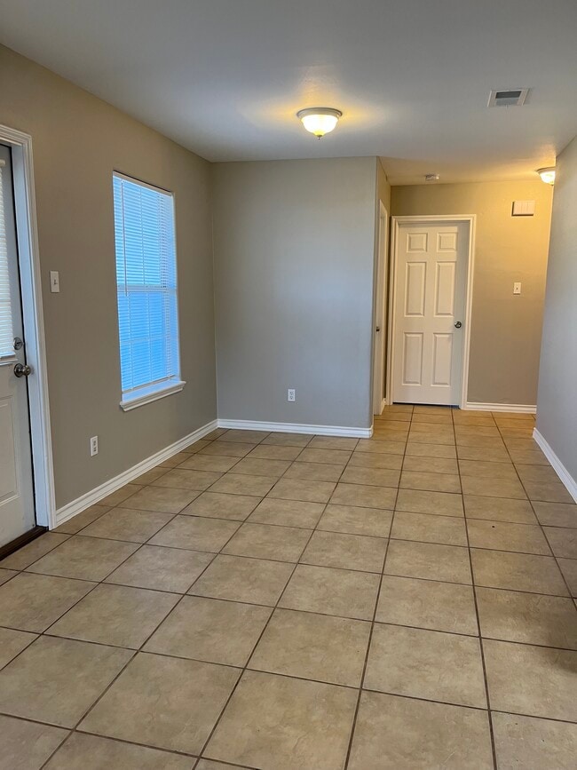 Building Photo - 4213 Easy St