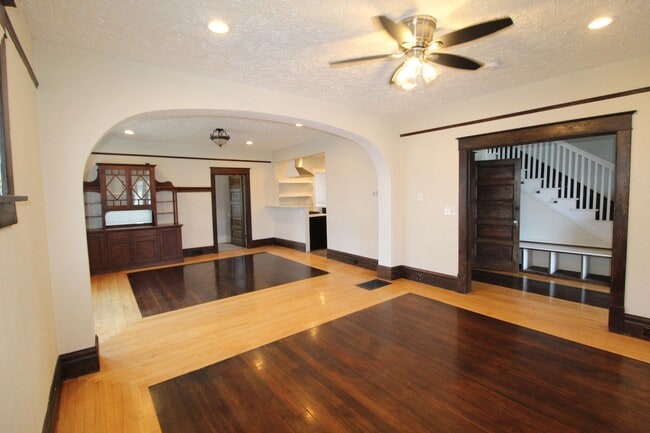 Building Photo - 1306 E Montgomery Ave