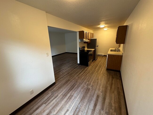 Building Photo - 302 Balsam St