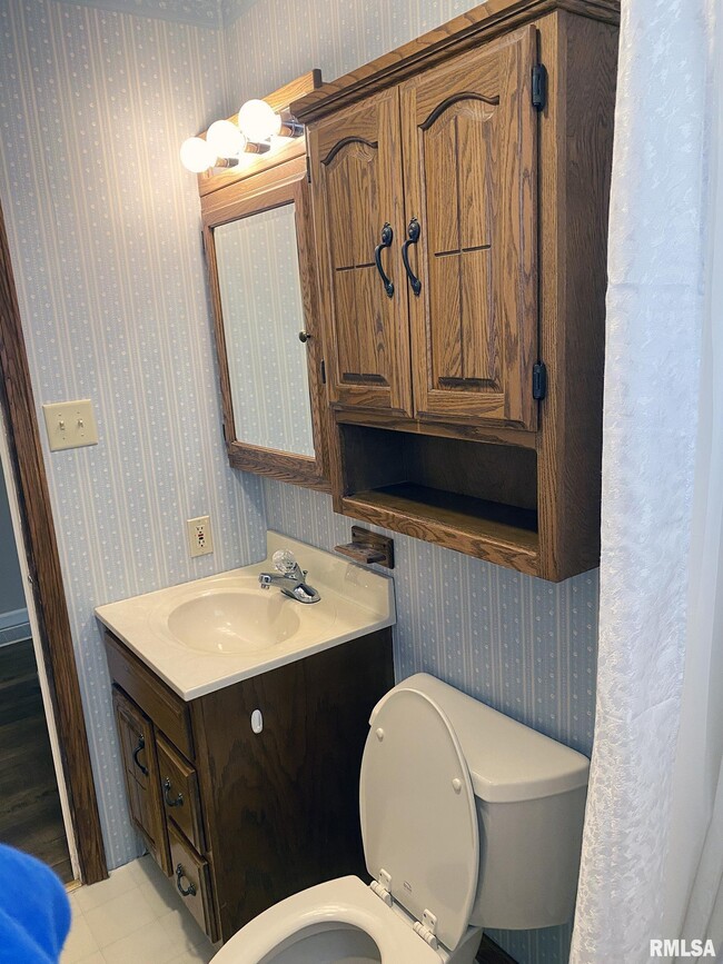 Building Photo - 1829 W Daytona Dr