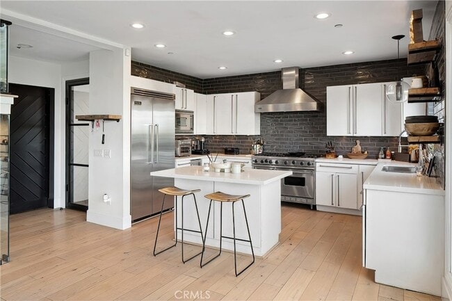 Building Photo - 3642 Alta Mesa Dr