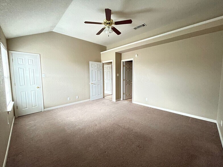 Building Photo - 4702 John David Dr