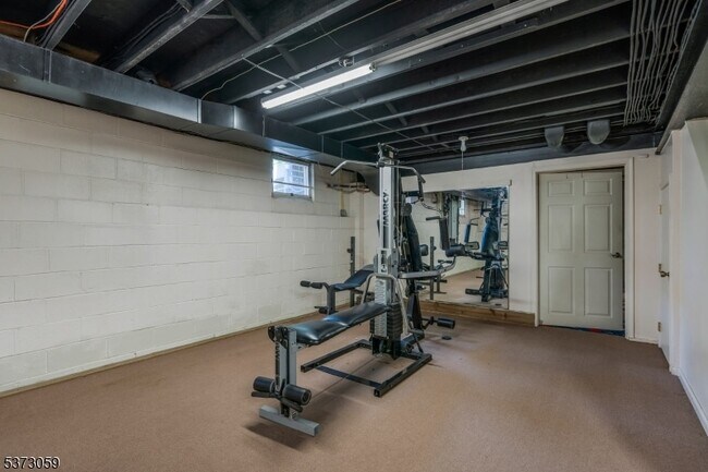 Building Photo - 833 Carnoustie Dr