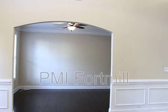 Building Photo - 4417 Carrington Dr