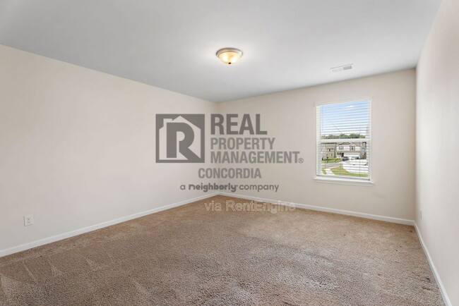 Building Photo - 317 Sportsman Dr