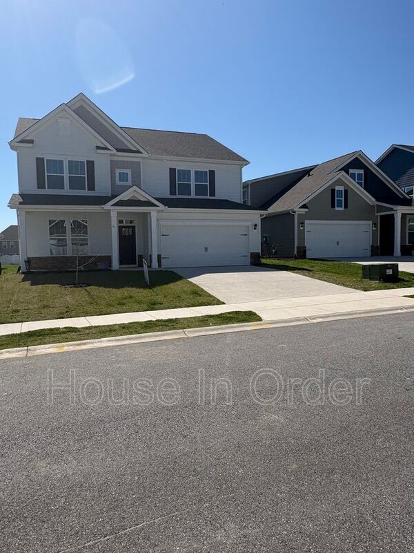 Building Photo - 41 Silverthorne Ct