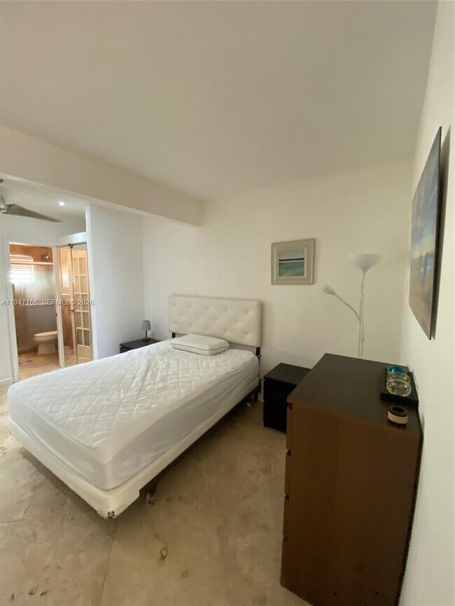 Building Photo - 635 8th St