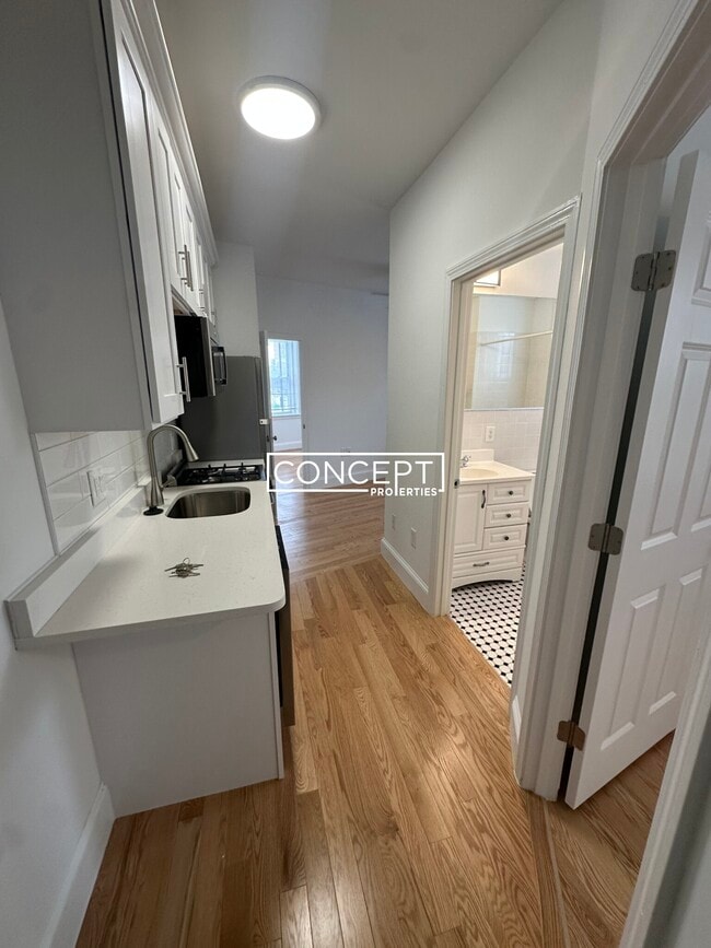 Building Photo - 151 Park Dr