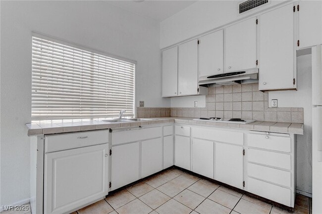 Building Photo - 2206 Sunnyslope Ave