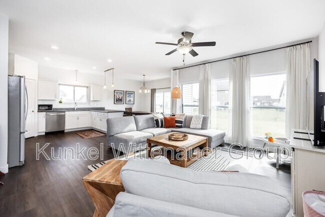 Building Photo - 2624 Beacon Point Ct