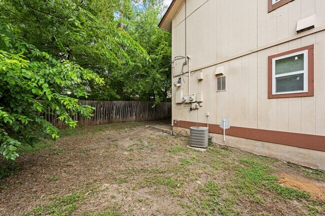 Building Photo - Rawhide Loop Duplex