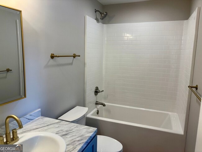 Building Photo - 114 Hidden Springs Way