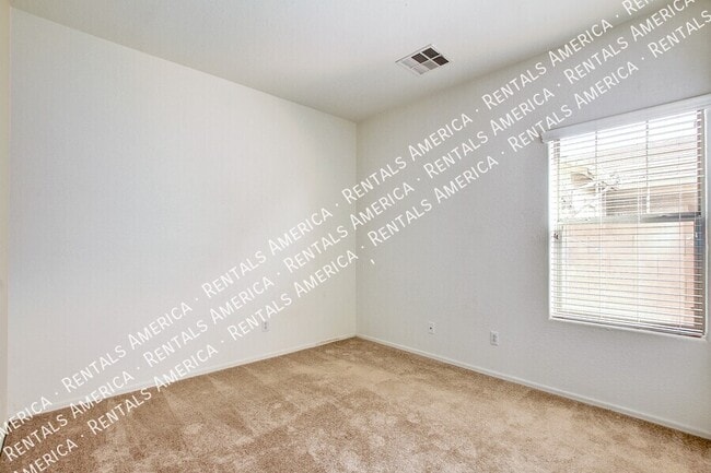 Building Photo - 935 E Blue Spruce Ln