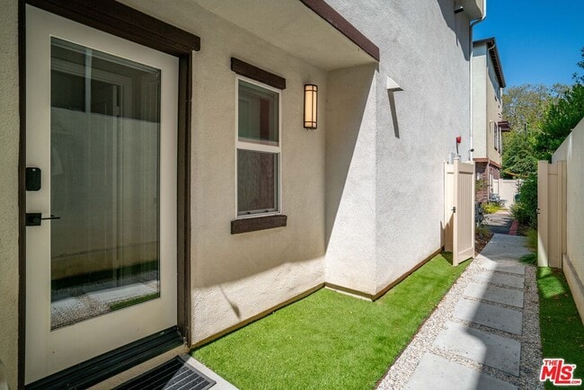 Building Photo - 515 Daniel Freeman Cir