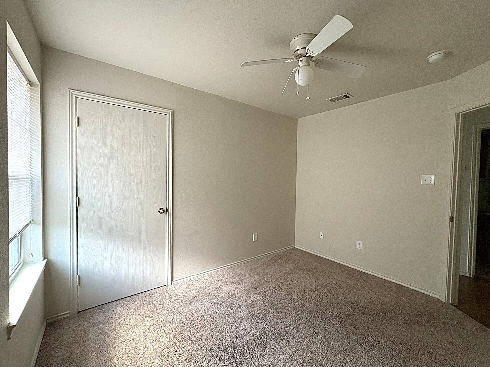 Building Photo - 6600 Temora Loop