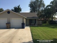 Building Photo - 3 Bed 2 Bath Duplex Unit Near 21st & Amidon