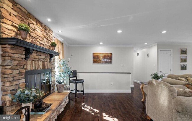 Building Photo - 11611 Vale Rd