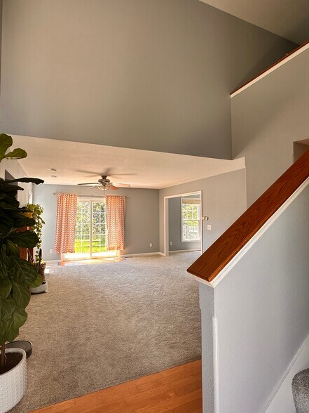Building Photo - 2305 Blanche Ln