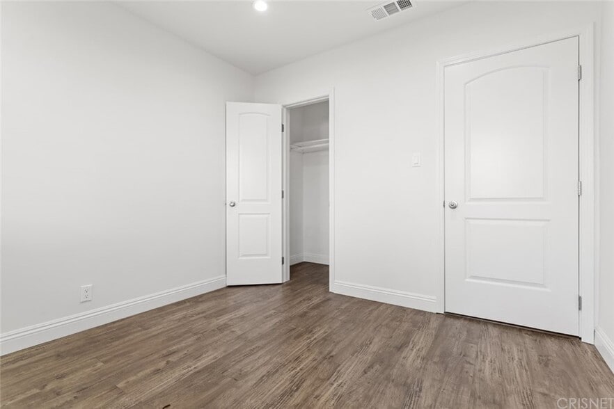 Building Photo - 7742 Bakman Ave