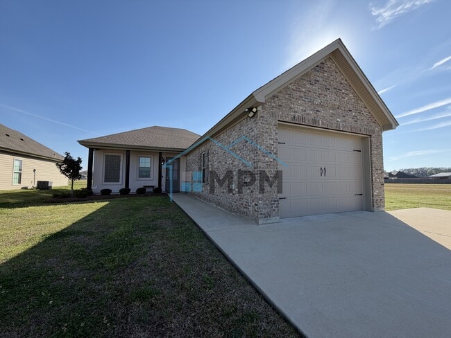 Building Photo - 492 Cliff Bullock Dr