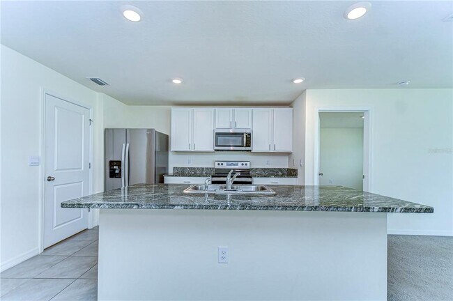 Building Photo - 38255 Sonnet Landing Ave