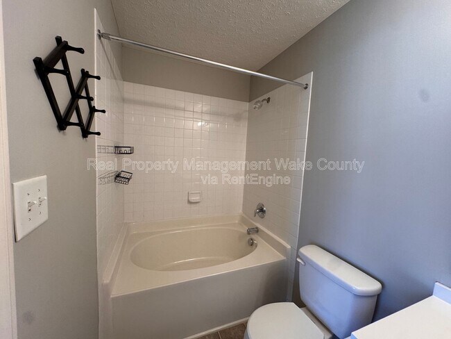 Building Photo - 5228 Big Bass Dr