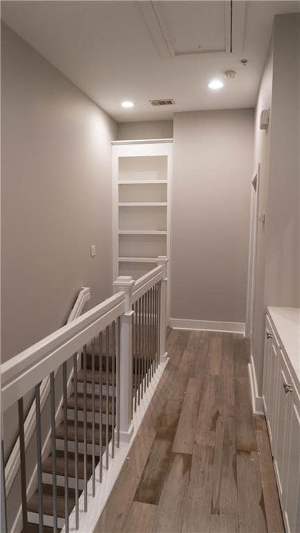 Building Photo - 6146 Holly Pk Ln SE