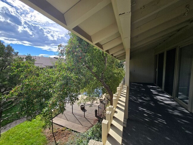 Building Photo - Beautifully Renovated Condo With Huge Balcony!