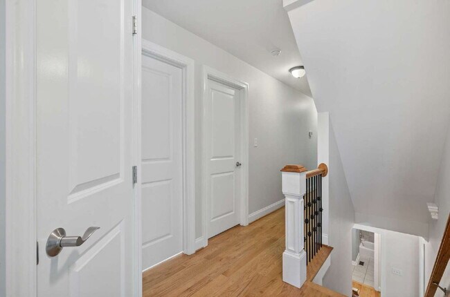 Building Photo - 4 Bed/3 Full Bath Furnished Home in Cary!