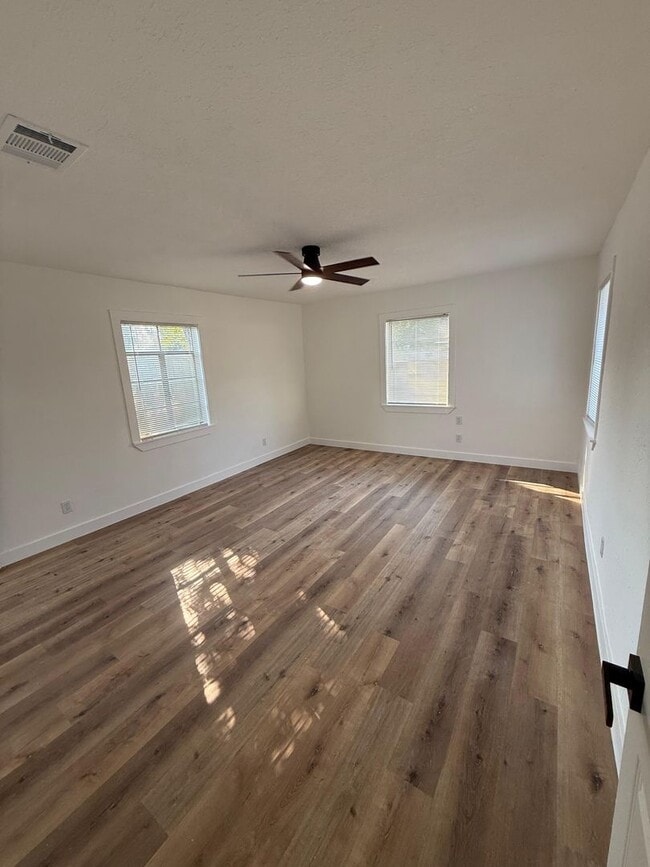 Building Photo - Gorgeous all renovated Home in Pasadena, TX!.