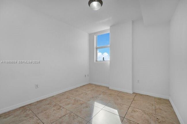 Building Photo - 435 SW 12th Ave