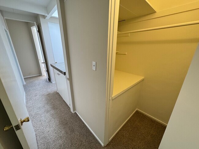 Building Photo - 11500 Rochester Ave