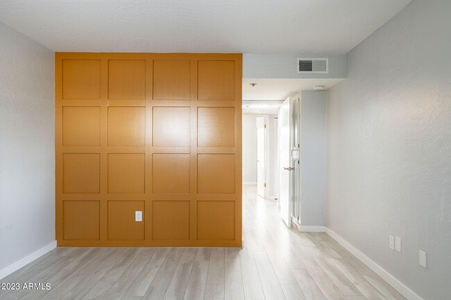 Building Photo - 7494 E Earll Dr