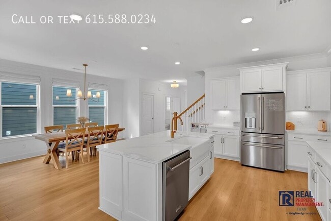 Building Photo - 613 Conifer Dr