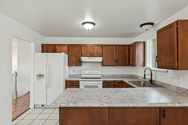 Building Photo - 819 W 2300 N