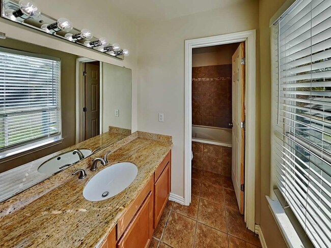 Building Photo - 7231 Pebblemill Ln