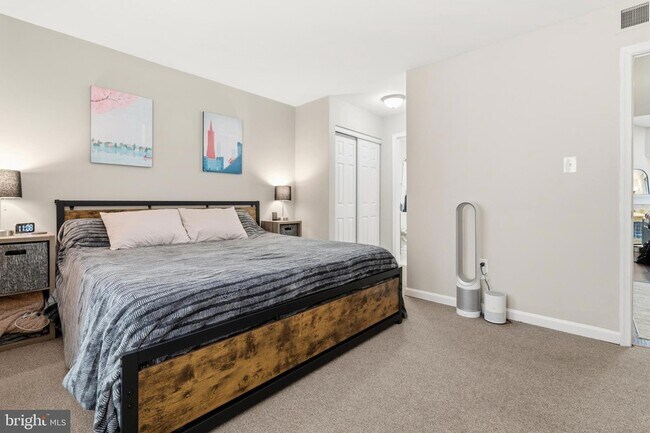 Building Photo - 12219 Stevenson Ct