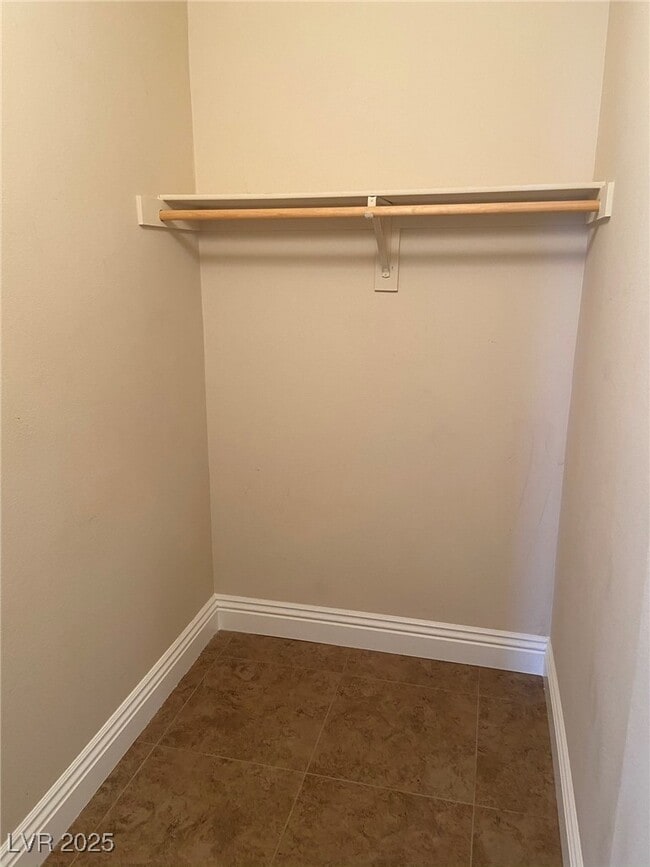 Building Photo - 67 E Agate Ave