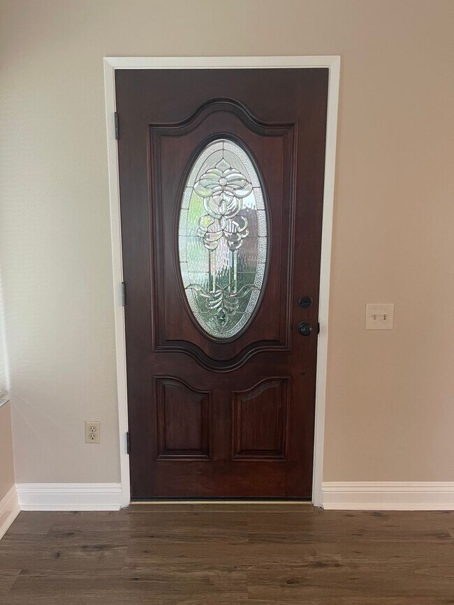 Building Photo - Beautiful Condo in Private Community