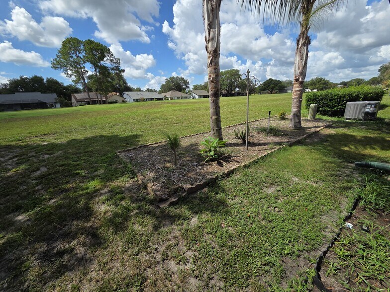 Ahhhhh - 35086 Whispering Oaks Blvd
