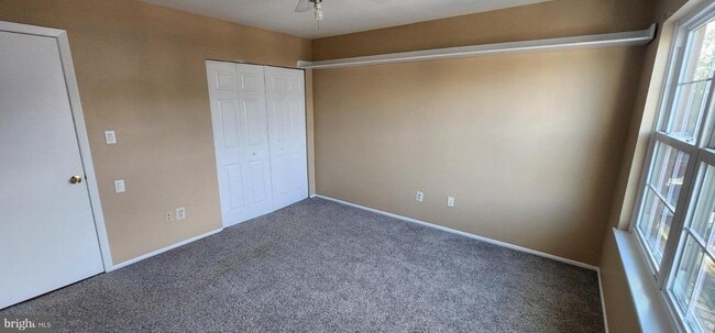 Building Photo - 409 Dove Ct