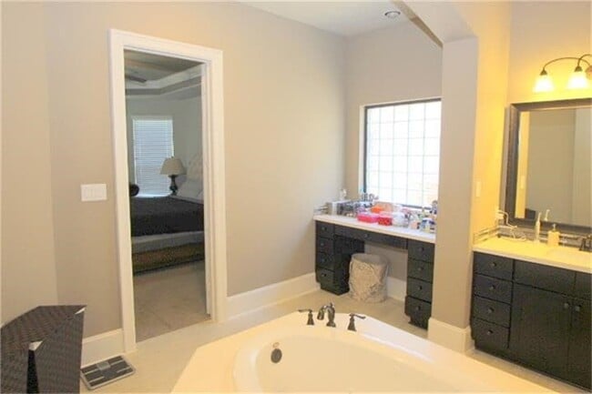 Building Photo - 5106 Heather Meadow Ln