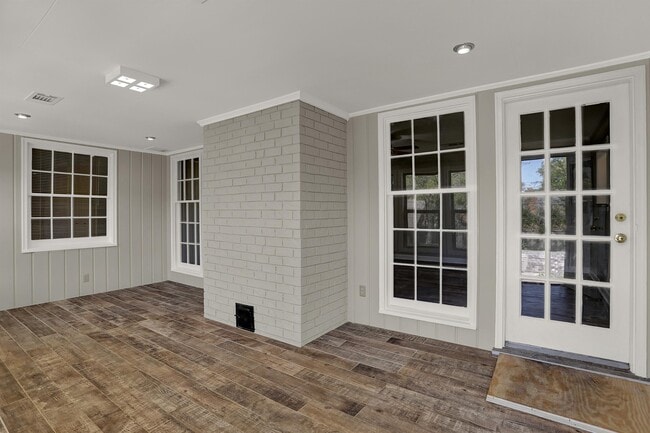 Building Photo - 5718 Rich Rd